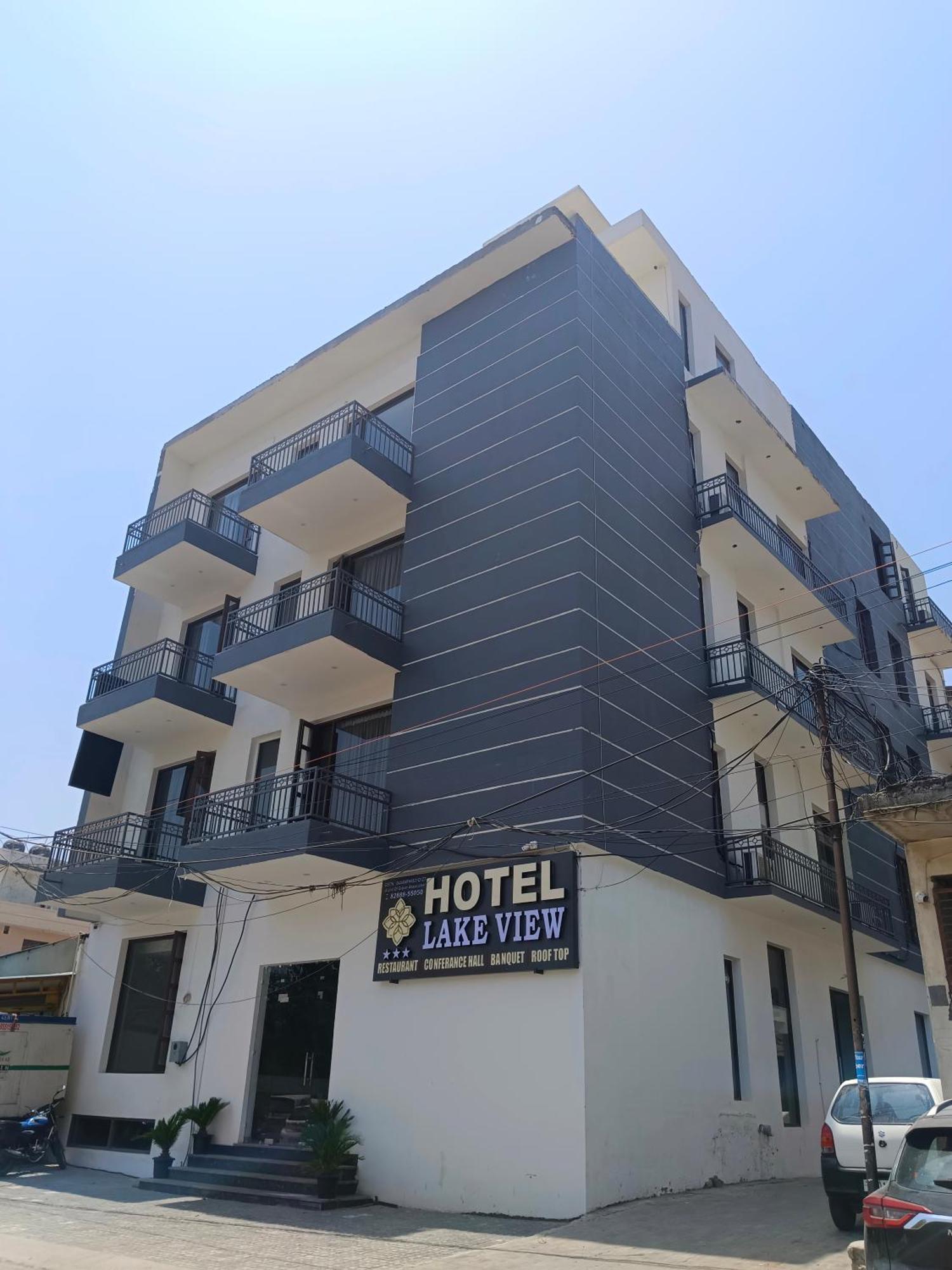 Hotel Lake View Chandīgarh Exteriér fotografie