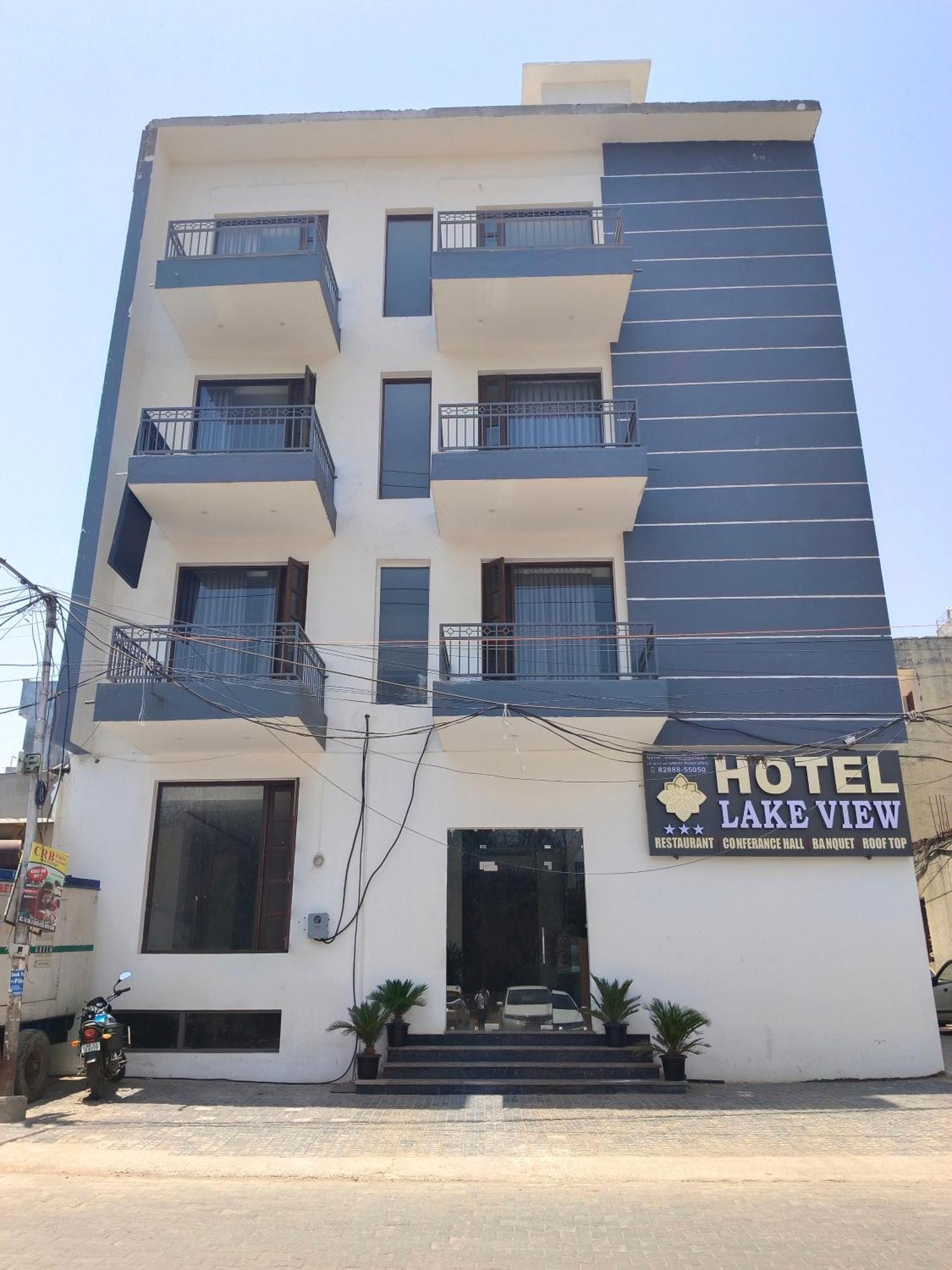 Hotel Lake View Chandīgarh Exteriér fotografie