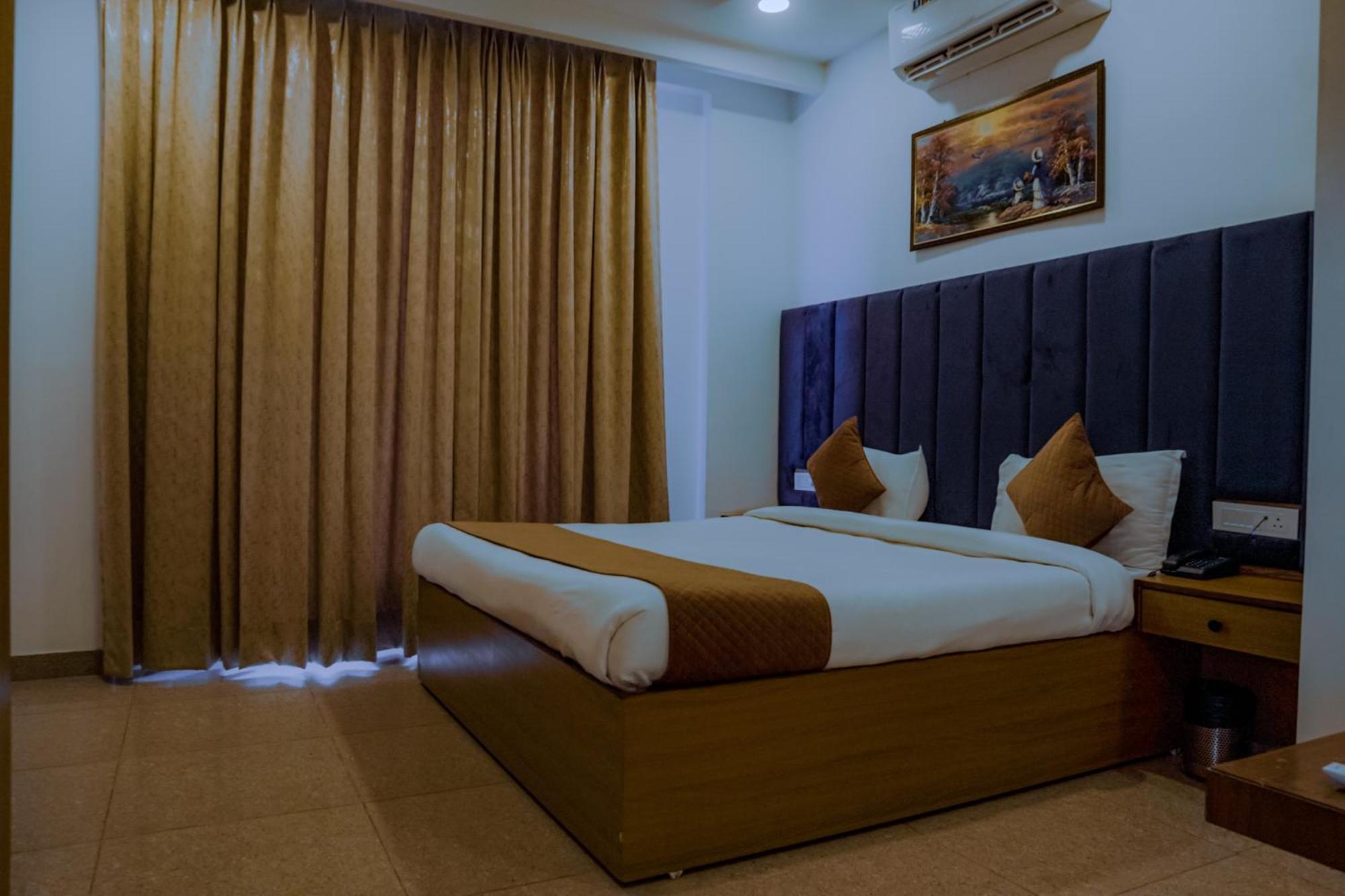 Hotel Lake View Chandīgarh Exteriér fotografie